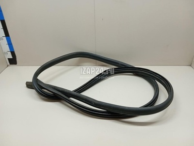 808324832R Уплотнитель двери Renault Sandero 2014