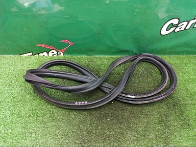 A1647401178 Уплотнитель багажника Mercedes-Benz ML W164 2008