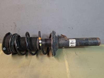 5QM413031AA Амортизатор передний Volkswagen Jetta 7 2019