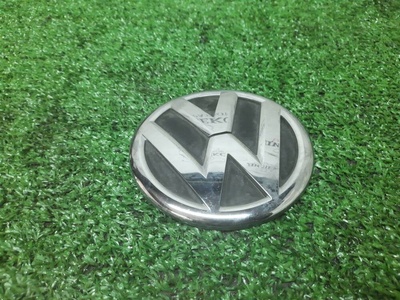 7P6853630A эмблема на крышку багажника VW Sharan Blue Motion 2012