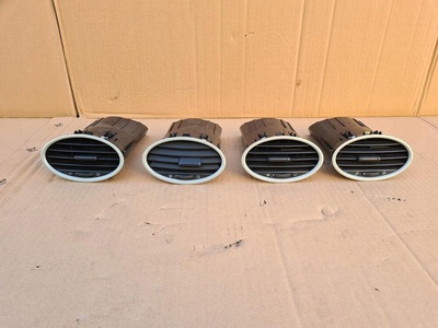 4M51A014L21AD Nawiew powietrza kratka Ford OE