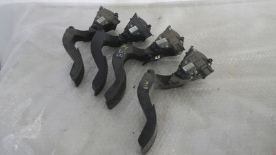 8D1721523J VW AUDI PASSAT B5 1 , 9 TDI PEDAŁ POTENCJOMETR GAZU