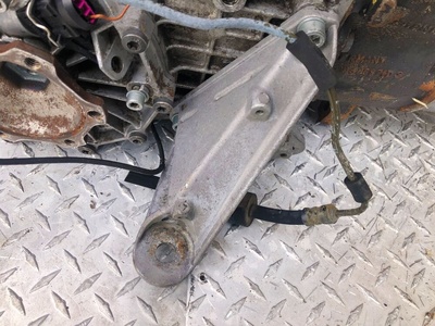 8D0399113AH Кронштейн КПП Audi A6 C5 (S6,RS6) 2000