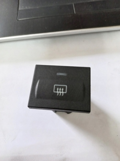 3M5T18C621AD FOCUS MK II PRZYCISK GRZANIA SZYBY