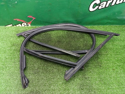 51338266124 Уплотнители стекол BMW 3 E46 2001