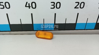 3B0949117B Повторитель на крыло желтый VAG Passat [B5] (1996 - 2000)