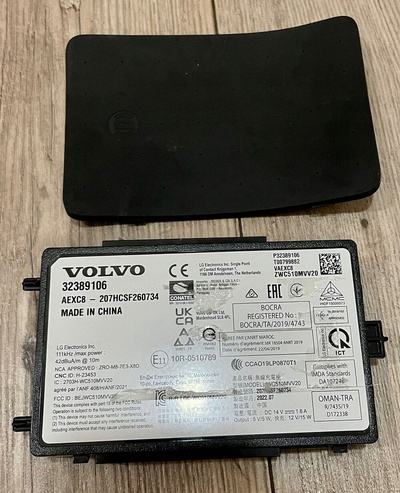 32389106 volvo xc60 ii t6 t5 2022 2023 зарядное устройство индукционная телефоном блок зарядки