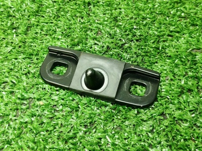 7N0843841C ответная часть замка двери VW Sharan Blue Motion 2012