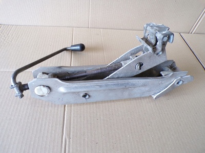 AUDI A4 B5 LEWAREK 8L0011031A