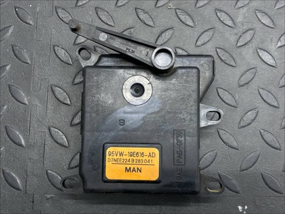 1056313 Моторчик заслонки отопителя Ford Transit 2000-2006 , 95VW19E616AD
