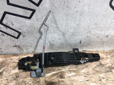 R8375 Кронштейн ручки двери Mazda 3 BL