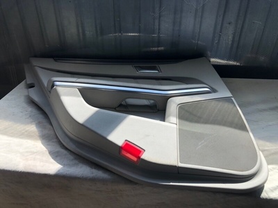 A0028201901 Обшивка двери Mercedes-Benz E-Class W212