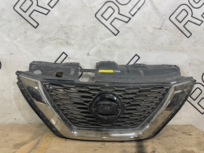 62398HV80A Решетка радиатора Nissan Qashqai J11