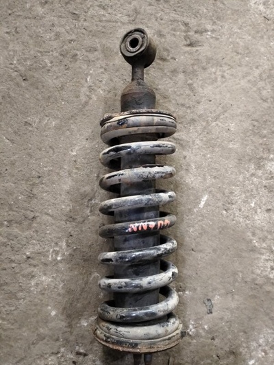 56100EB37D Амортизатор передний правый Nissan Navara (D40) 2004-2015 Пикап 2007