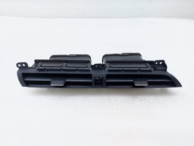5566033280 Дефлектор воздушный центральный Toyota Camry 70 2018