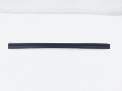 6788733050 Уплотнитель двери Toyota Camry 70 2018