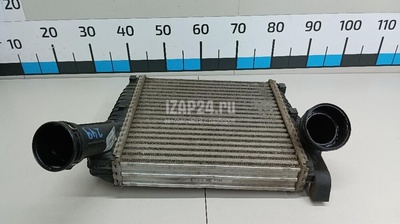 7P0145804A Интеркулер VAG Q7 [4L] (2005 - 2015)