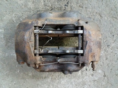 4775060090 Суппорт передний левый Toyota Land Cruiser (100) 1998-2007 Внедорожник 2004
