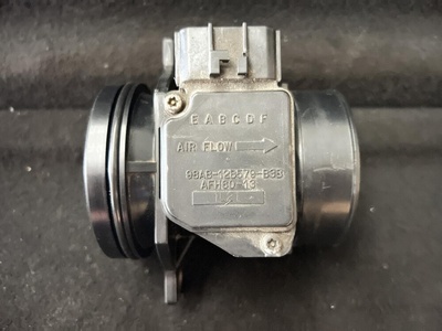 98AB12B579B3B Расходомер воздуха Ford Focus 2007 98AB-12B579-B3B
