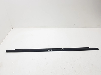 AMD163918 Volkswagen passat b5 правый сторона накладка уплотнитель стекло дверь tylnych