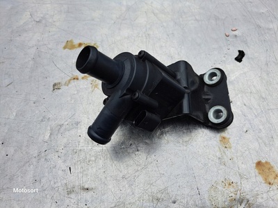 Ds7g8c419cb kuga mk2 дополнительный насос радиатора ds7g - 8c419 - cb