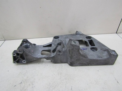06F903143F Кронштейн генератора Skoda Octavia (A5 1Z-) 2004-2013