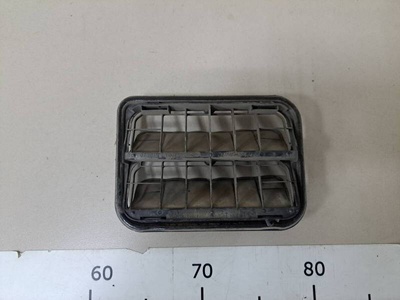7700800QAA Решетка вентиляционная Nissan Almera 3 G11, G15 2012>