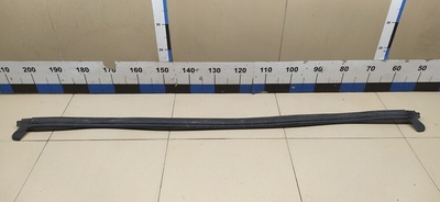 668300019R Уплотнитель капота RENAULT Duster 2012>