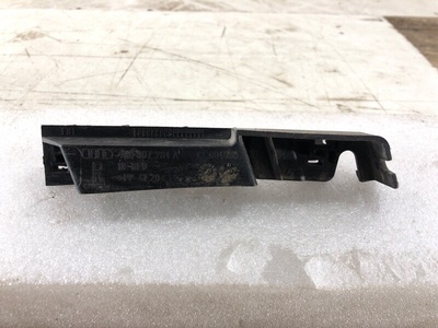 4H0807284A Кронштейн бампера Audi A8 D4