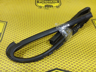 82331BA60B Уплотнитель стекла двери Nissan Juke F15 2014