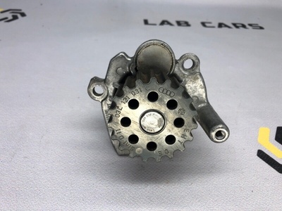 03l121031c Насос помпа водяная Audi A4 B8 , 038121019E
