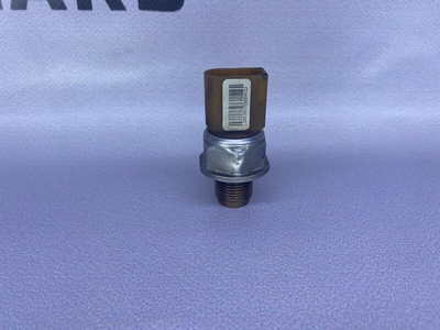 03l906051 Датчик давления топлива Audi A4 B8