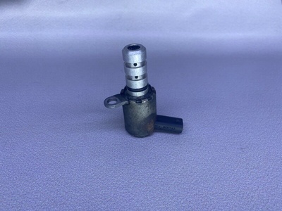 06H115243f Клапан изменения фаз грм Audi A4 B8