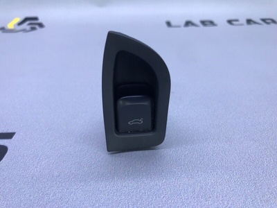8k0959831 Кнопка открывания багажника Audi A4 B8