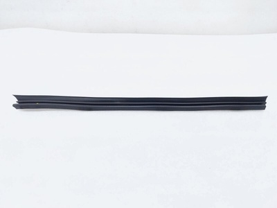 828354EA0A Уплотнитель стекла двери Nissan Qashqai J11 2016