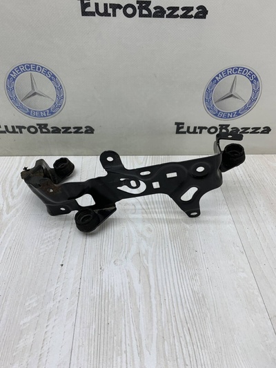 A2123200404 Кронштейн компрессора пневмоподвески Mercedes W212 Mercedes W212 E 2009>