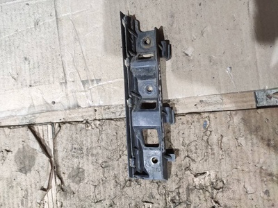 3C0807183 Кронштейн крепления бампера переднего Volkswagen Passat B6 2005