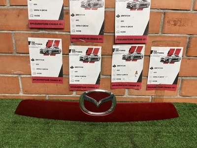 KD5350811 Накладка крышки багажника Mazda CX-5 1