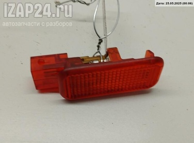 4B0947411 Фонарь салонный (плафон) Audi A6 C5 (1997-2005) 1997