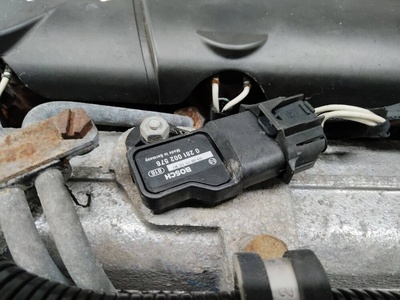 0281002576 датчик абсолютного давления Renault Midlum 1 поколение 2005