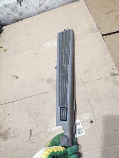 8185227 Направляющая шторки багажника (салазки) BMW 5 E39 1999