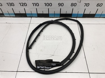 808315740R Уплотнитель двери Renault Arkana 2019