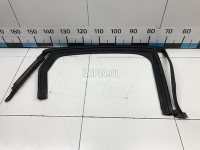 823304696R Уплотнитель стекла двери Renault Arkana 2019