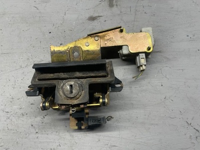 1U9827565C Ручка крышки багажника Skoda Octavia A4 1999 ,1U9827565B