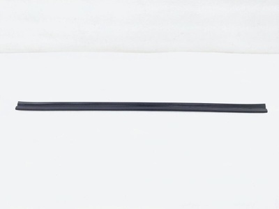 6786333030 Уплотнитель двери Toyota Camry 50 2012