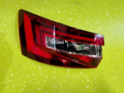 3V9945207C Skoda suberb 3 iii универсал рестайлинг 3v9 фара левая задняя крыла 20r