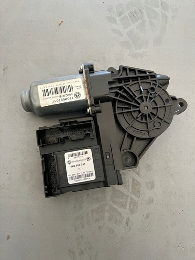 1T0959701tmefjuu Skoda октавия ii рестайлинг 04 - 13 1t0959701t двигатель стекло левый переднего передний