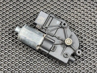 0390200071 Двигатель электролюка Audi Q7 4L 2012 ,4L0959591A,4L0959591