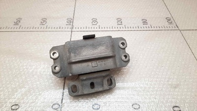 1K0199555AC Опора двигателя левая Volkswagen Passat B6 2005-2010
Golf