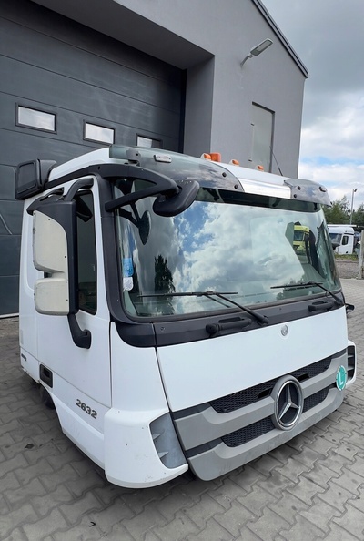 A943 Мерседес actros mp3 кабина суточная строительная состояние очень хорошее